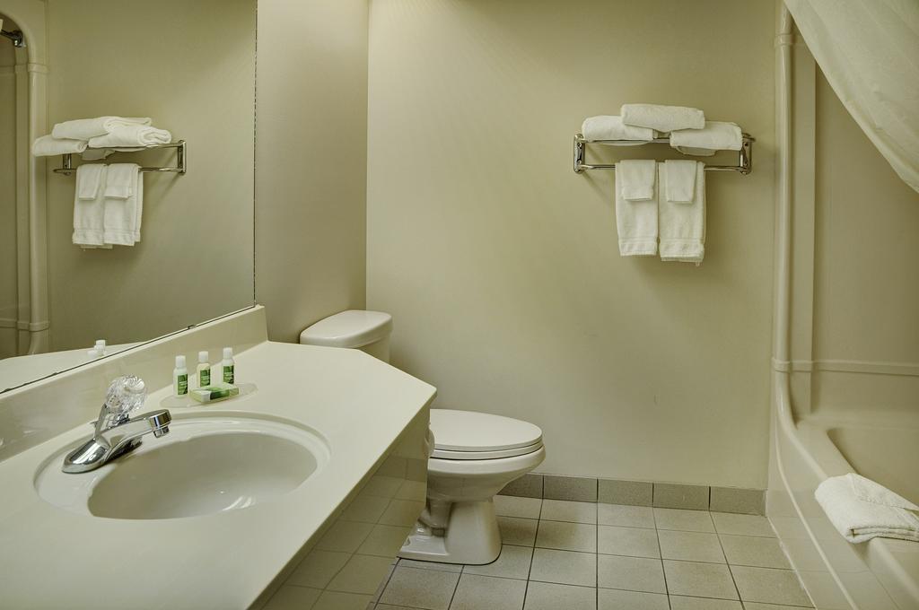 Lakeview Inns & Suites - Brandon Luaran gambar