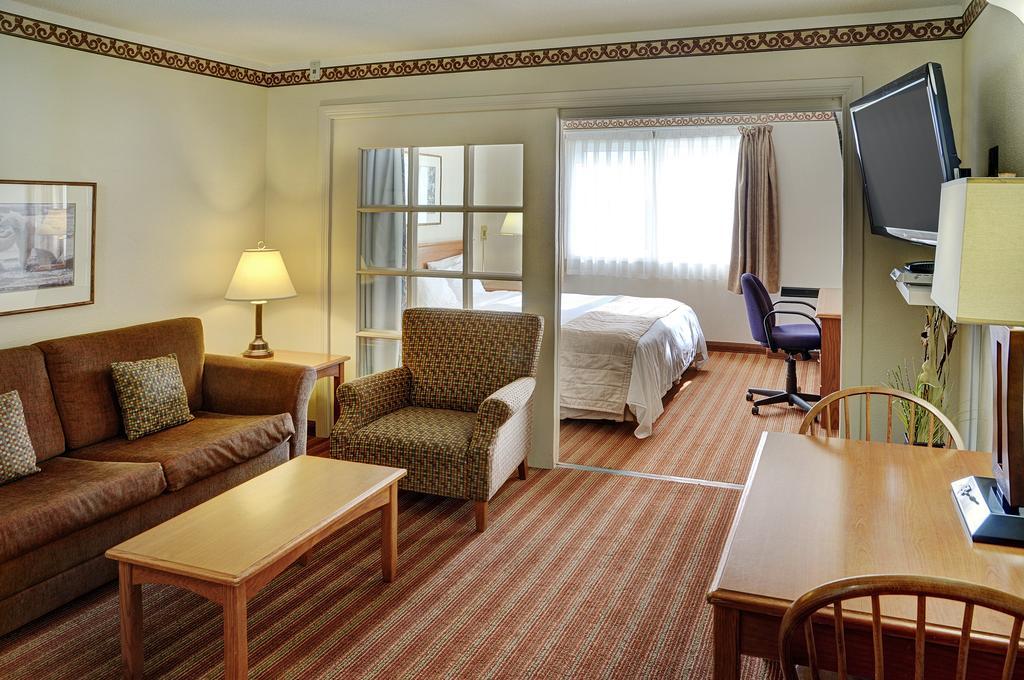 Lakeview Inns & Suites - Brandon Luaran gambar