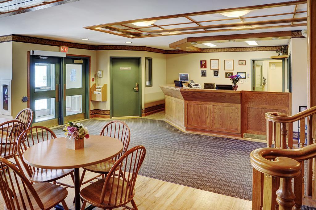 Lakeview Inns & Suites - Brandon Luaran gambar